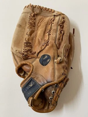 Spalding 42-5313 Competition S Softball 13" Softball Glove - Image 1 of 4