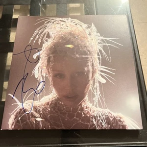 Miley Cyrus - Something Beautiful - Signiertes Exclusive Vinyl - Bild 1 von 3