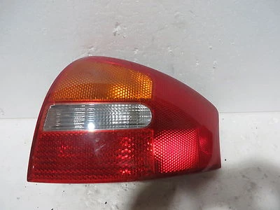 AUDI A6 AUDI A 6 02-04 2002-2004 LUZ TRASERA PASAJERO DERECHO OEM Foto 1 de 3