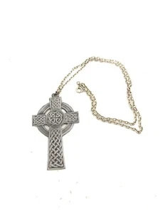 Collana stile alternativo peltro nodo celtico croce pendente su catena placcata - Foto 1 di 10