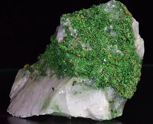 Rare Green GROSSULAR GARNET, MILLERITE, MAUCHERITE, ORFORD NICKEL MINE QUEBEC CA - Foto 1 di 10