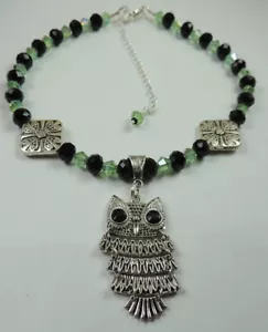 Gargantilla collar o bota tobillera de cristal negro y verde búho hecha a mano - Imagen 1 de 2