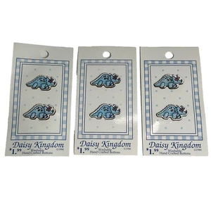 Botones de colección Mary Engelbreit Daisy Kingdom 2 agujeros - 3 cartas dinosaurio azul (par) - Imagen 1 de 3