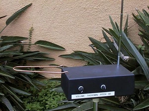 Burns B3 Theremin - Pitch AND Volume Antennas Theriman  SALE! - Signature Series - Picture 1 of 3