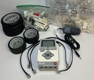 Lego Mindstorms EV3 Intelligenter Stein mit Kabeln, Rädern und verschiedenen Teilen - Bild 1 von 4