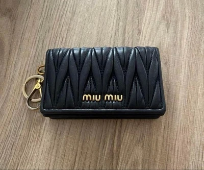 Estuche para tarjetas de cuero negro MIU MIU usado Foto 1 de 4