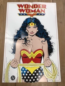 Raro Poster Promo Brian Bolland 1992 DC Comics 22 X 15 Wonder Woman - Piegato - Foto 1 di 1