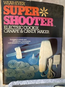 Cookie Canape & Candy Maker Wear-Ever Super Shooter Electric With Discs Works - Picture 1 of 4