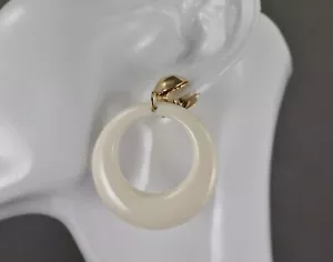 Off-White Redondo Clip On Pendientes Colgante Clips 2.25" Largo Ligero Círculo - Imagen 1 de 8
