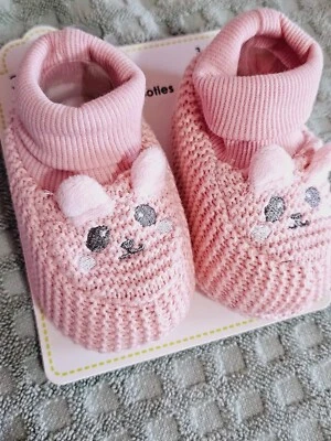 Botines tejidos First Steps By Stepping Stones bebés 3-6 meses conejitos rosas Foto 1 de 3