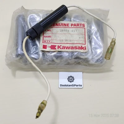 1X Kawasaki Fuse Case Assy 26004-017 / 26004-008 With 10A Fuse KE KH KM AR Etc - Image 1 of 4