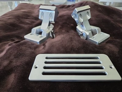 Bisagras de asiento Kawasaki SC Super pollo y cubierta de ventilación trasera de aluminio  Foto 1 de 4