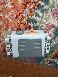 LEGO Power Functions Battery Box 8881 - Picture 1 of 1