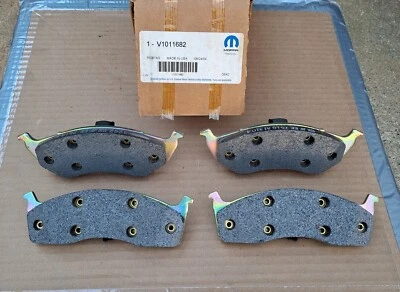 Dodge Plymouth 1995 1996 1997 neón nuevo MoPar disco delantero juego de pastillas de freno Foto 1 de 2