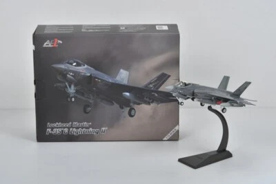 AF1 1/72 US F-35C Lockheed Martin Lightning II VFA-101 "Grim Reapers", CAG Bird - Image 1 of 4