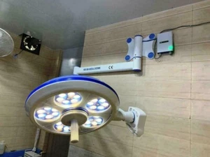 Luz OT Modelo LED-550 Luz de Operación para Cirugía OT Examen de Sala - Imagen 1 de 4