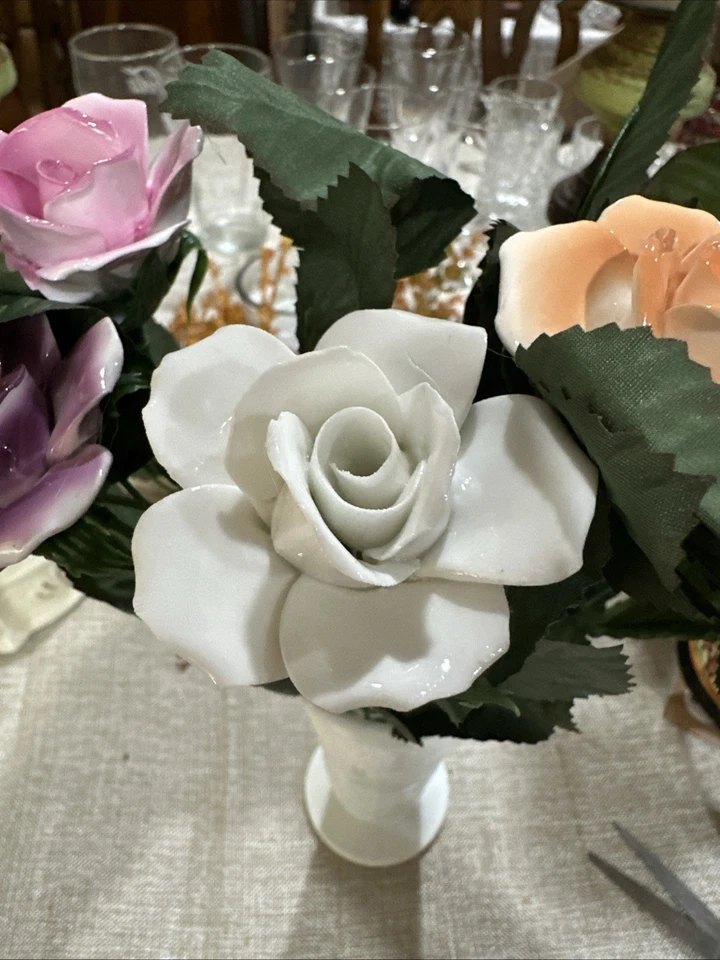 Florero hecho a mano de cerámica blanco amarillo rosa púrpura rosas melocotón SIN INC Foto 1 de 4