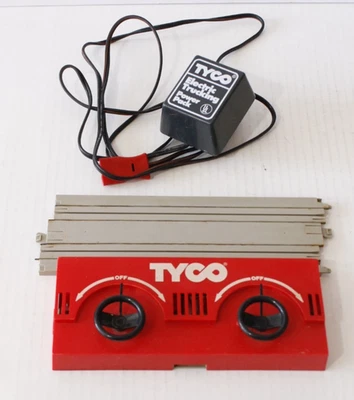 TYCO US 1 Electric Trucking Terminal  2 WAY Controller B3025 & Power Pack! (A) - Image 1 of 3