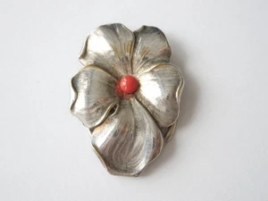 Vintage Schalclip Kleiderclip Silberfarben Glasstein Rot 8,1 g/4,5 x 3,2 cm - Bild 1 von 2