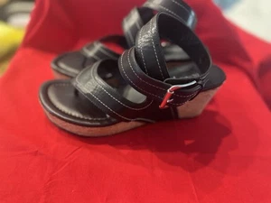 Sexy Donald J Pliner Black Patent Leather Thing Wedge Shoes Womens Sz. 6M - Picture 1 of 19