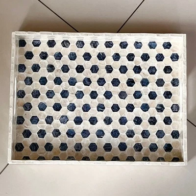 Bandeja para servir madreperla con patrón hexagonal - Bandeja para servir multiusos Foto 1 de 4