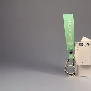 Lululemon Silicone Keychain In Citra Lime New With Tags - Picture 1 of 2