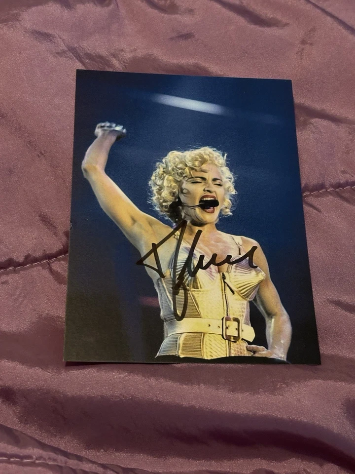 Photo Cartonnée Dédicacée Madonna - Image 1 of 1