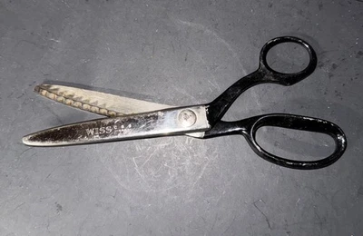 VINTAGE WISS Model CB9 Large Heavy Duty 9" Pinking Shears Made in USA Black - Image 1 of 4