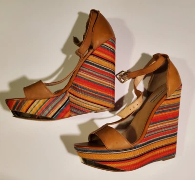 Zapato de cuña Steve Madden para mujer multicolor Serape a rayas talla 7,5 ☆ AUTÉNTICO ☆ Foto 1 de 4
