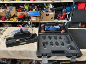 MATCO TOOLS MAXIMUS 3.0 XUJMAX3 DIAGNOSTIC SCANNER WITH ACCESSORIES AND STAND - Picture 1 of 8