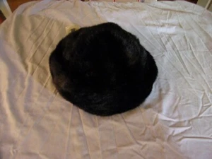 Sombrero de invierno de piel sintética negra vintage con etiqueta Sears - Imagen 1 de 3