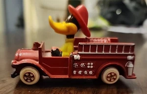 Vintage 1988 Ertl Looney Tunes Daffy Duck Fire Engine #3119 Diecast Toy - Picture 1 of 4