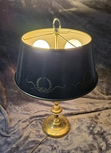  Messing Bouillotte Lampe schwarzer Schirm Lorbeer Design Underwriters Laboratories Vintage - Bild 1 von 8