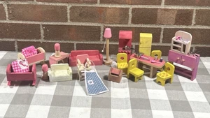 Miniatur Puppenhaus Holz Möbel Konvolut 32 Teile Rosa Gelb Küche Wohnzimmer + - Bild 1 von 14