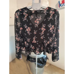 Divided by H&M Casual Sheer Floral Black Blouse size 4 Bell Sleeve - Picture 1 of 7