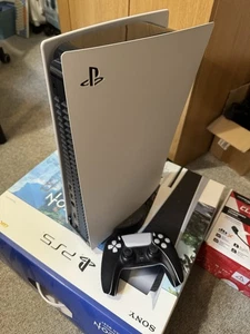 Sony PlayStation 5 - Picture 1 of 3