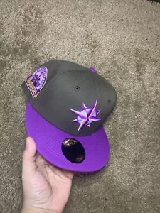 Topperz Store Two Tone Seattle Mariners Fitted - Size 7 1/8 - Pink UV- Bang - Picture 1 of 6