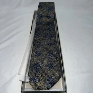 Italo Ferretti Nuevo con etiquetas Corbata 100% Seda en Blues y Oro Caprichoso Patrón Geométrico - Imagen 1 de 5