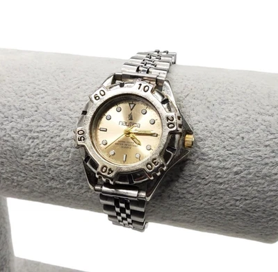 Reloj mujer vintage nautica 300m-1000ft resistente al agua tono oro plata Foto 1 de 4