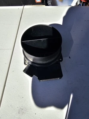 Sensor de flujo de aire másico Chevy Silverado Suburban GMC MAF 1999-2006 25168491 FABRICANTE DE EQUIPOS ORIGINALES Foto 1 de 3