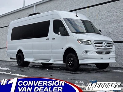 Mercedes-Benz Sprinter 3500 Midwest Automotive Luxe Cruiser 2021 Foto 1 de 4