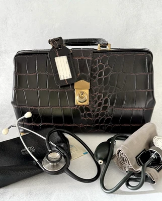 Vtg Flying Horse Leather Doctor Bag Redwood & Ross 2 KEYS MD Supplies EXC COND! - Image 1 of 4