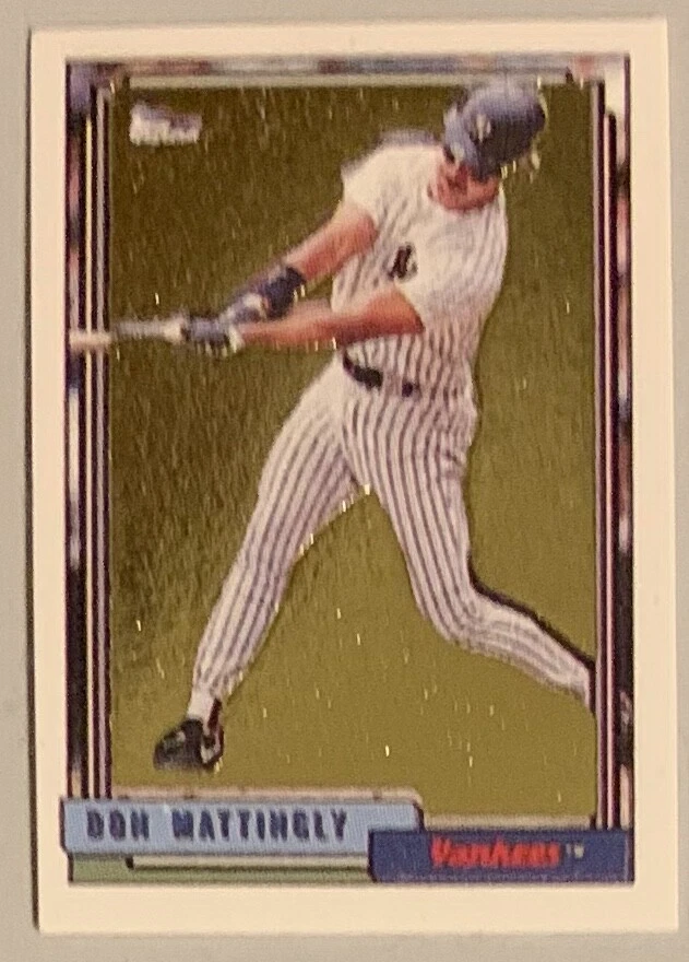 DON MATTINGLY, 1992 TOPPS "MICRO" GOLD CARD, IN EXCELLENT CONDITION, LEGEND - Image 1 of 1