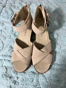 Sorel Joanie II Damen-Sandale mit Knöchelriemen haferflockenbeige Keilabsatz Größe 7,5 - Bild 1 von 13