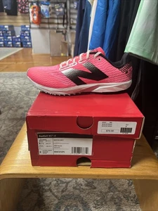 New Balance FuelCell XC7 V5 - Mujer Talla 6.5 B - Rosa/Negro - WXCS7LP5 - Imagen 1 de 6