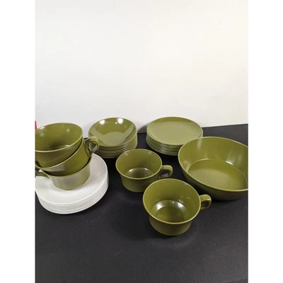 Vintage Allied Chemical Green Melamine Dish Set Cups Saucers Bowls 30 Piece - Image 1 of 4