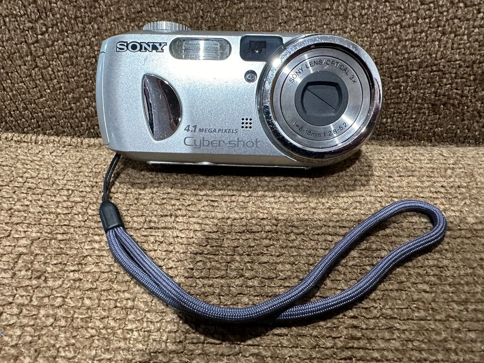 Sony Cyber-shot DSC-P73 4.1MP Digital Camera - Silver Collectable Vintage tested - Image 1 of 4