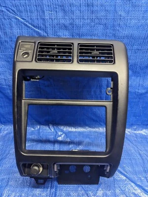 98-04 Toyota Tacoma tablero radio bisel tablero ventilaciones cubierta de moldura 99 2000 01 02 03 Foto 1 de 4