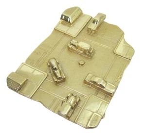 Large 3D Classic Car on Road Gold Brooch Street view Traffic 2.5 x 2 - Picture 1 of 6