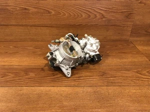 86-1993 MERCEDES W124 300E 300TE 300SE 260E 190E DISTRIBUIDOR DE INYECCIÓN DE COMBUSTIBLE OEM - Imagen 1 de 12